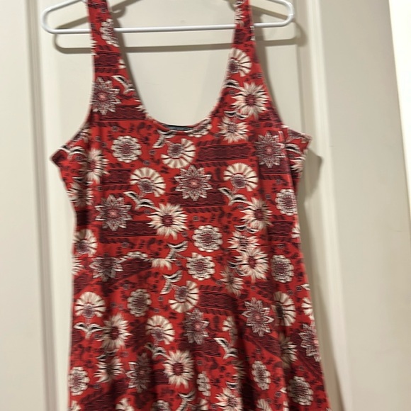 Like New! Forever 21 Plus Sizes Floral Fit & Flare Midi Dress Sleeveless size 2X - Picture 1 of 8